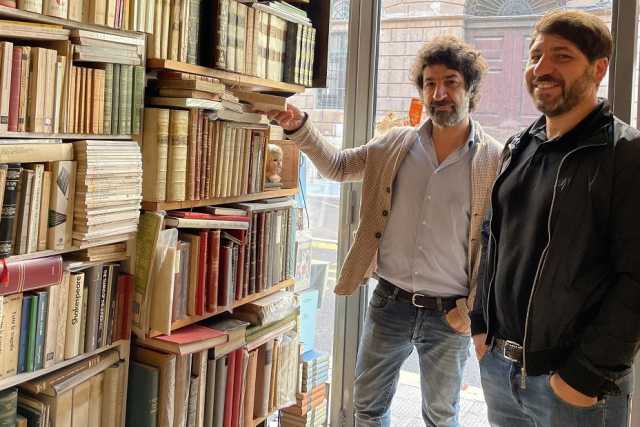 Bari, Piccinni 100: la libreria specializzata in testi d'epoca dove si respira la "polvere d'antico"